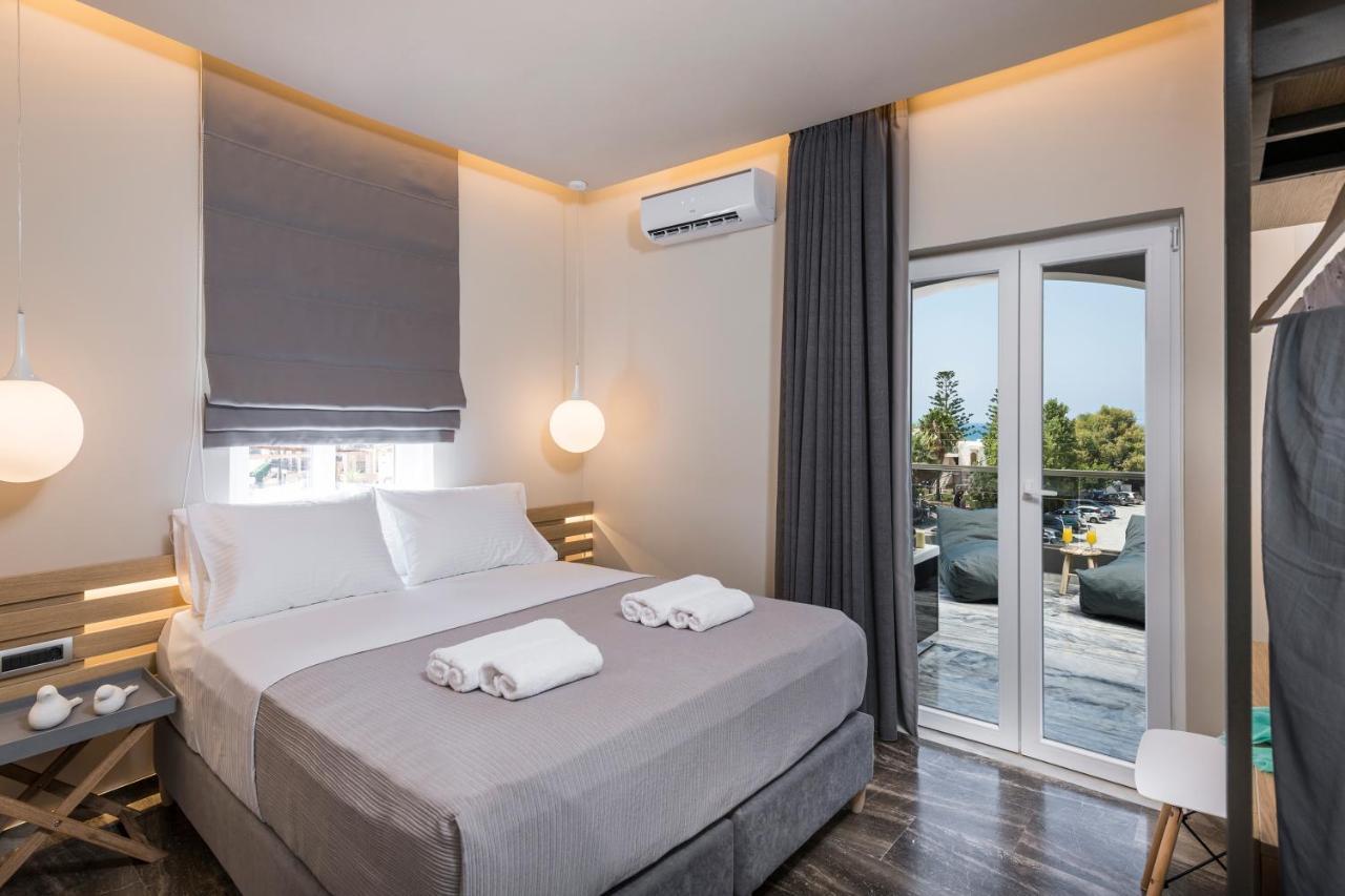Sun Ray Luxury Apartments Agia Marina Екстериор снимка