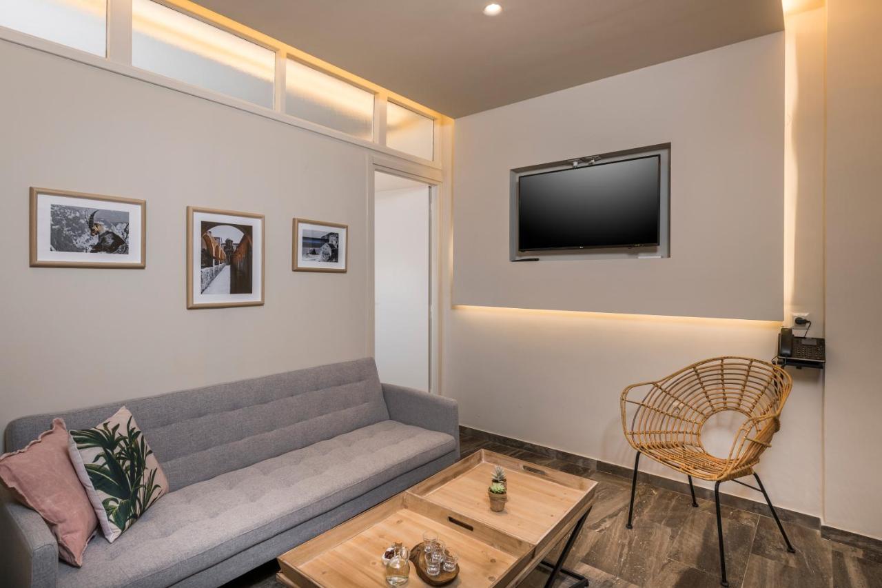 Sun Ray Luxury Apartments Agia Marina Екстериор снимка