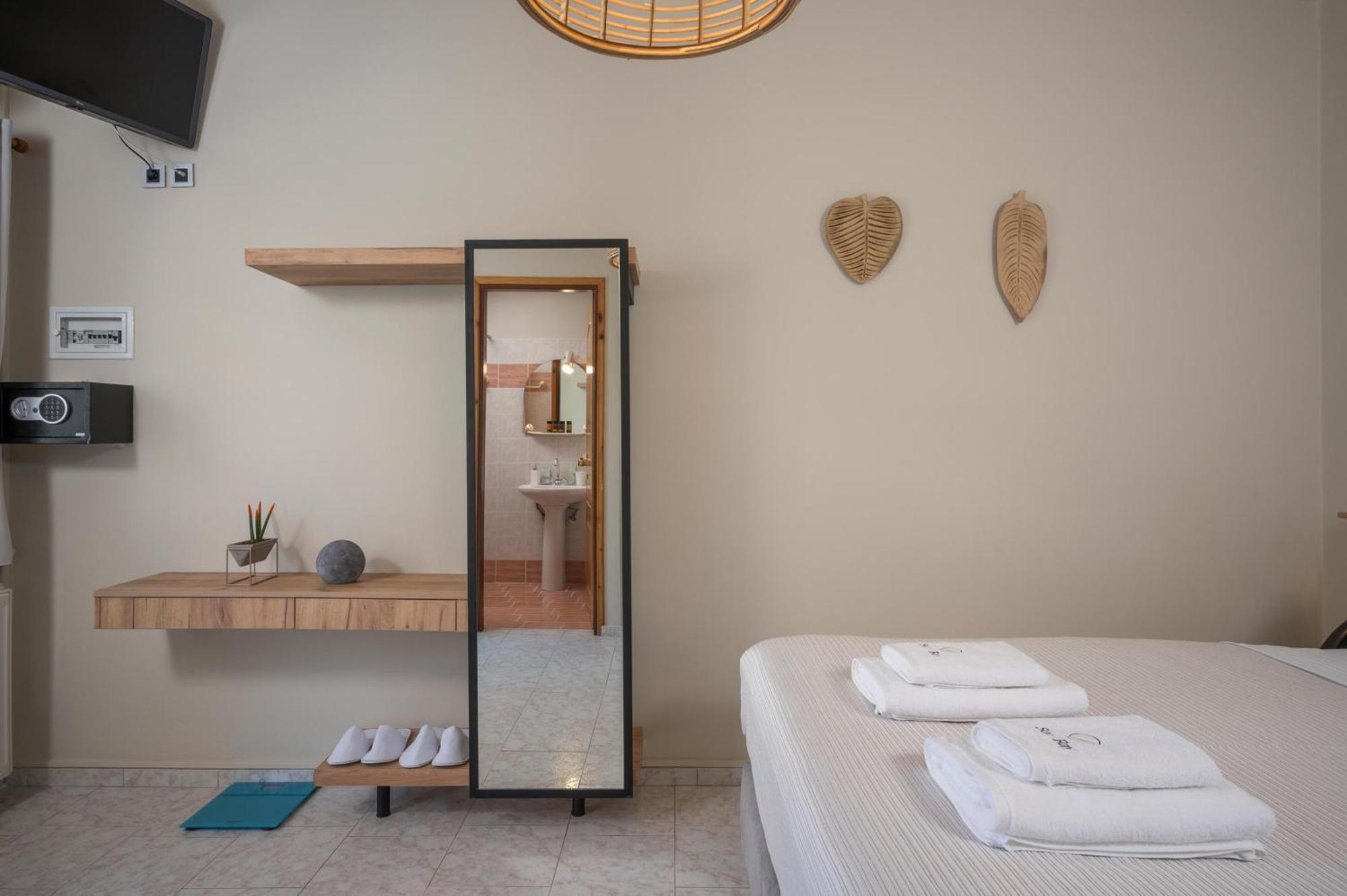 Sun Ray Luxury Apartments Agia Marina Стая снимка