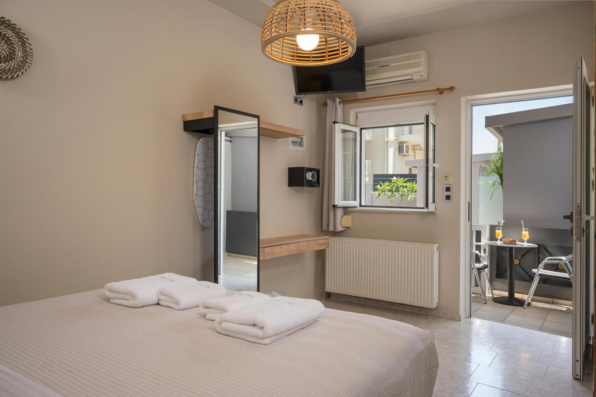Sun Ray Luxury Apartments Agia Marina Стая снимка