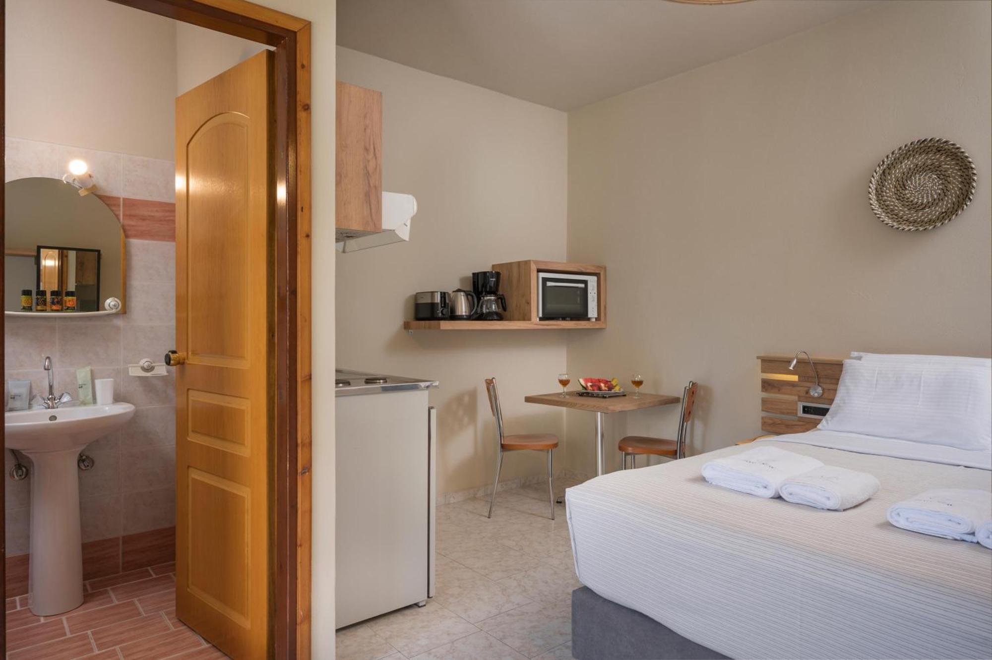 Sun Ray Luxury Apartments Agia Marina Стая снимка