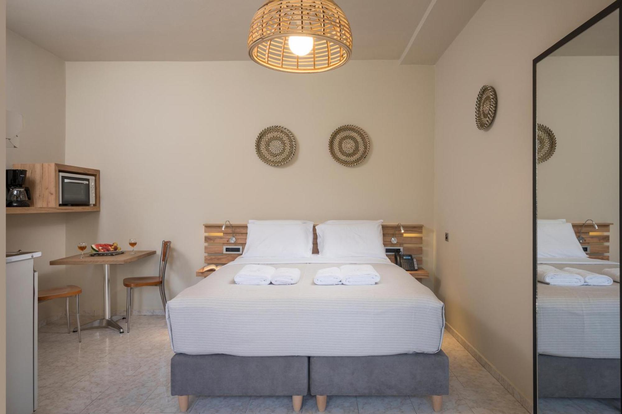 Sun Ray Luxury Apartments Agia Marina Стая снимка