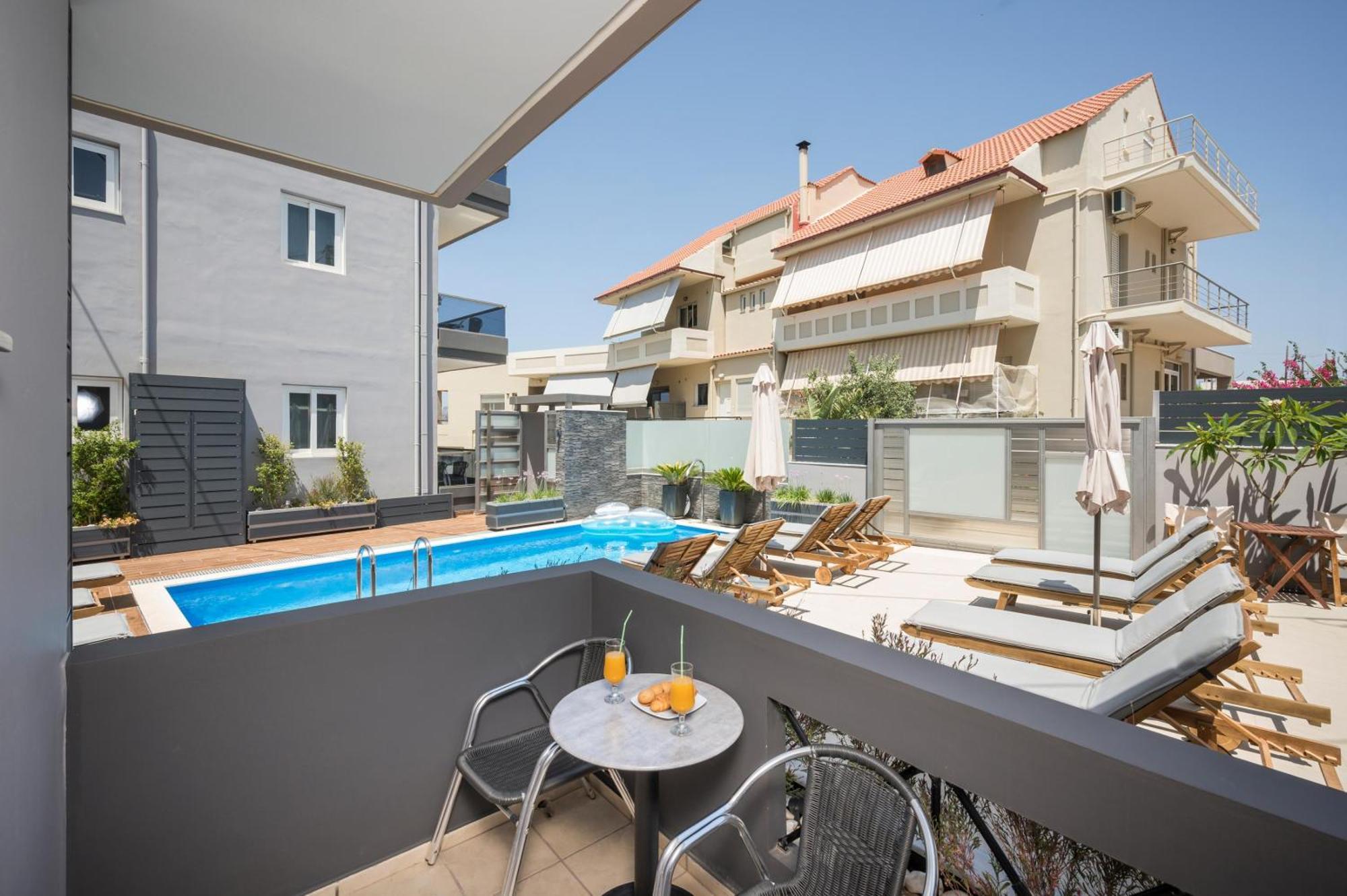 Sun Ray Luxury Apartments Agia Marina Екстериор снимка
